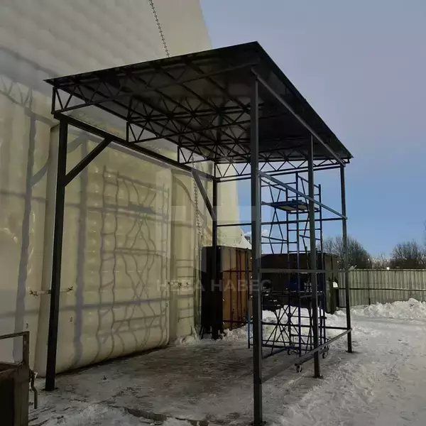 односкатный навес для входа в ангар