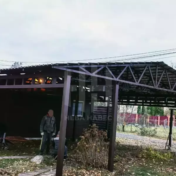 двускатный навес на винтовых сваях